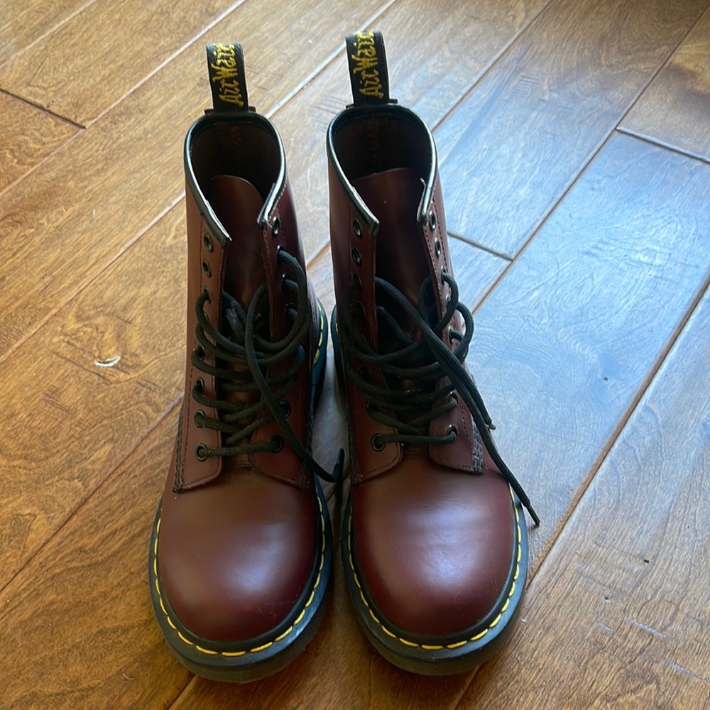 Red doc marten boots in size 38/7